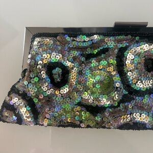New York and Company Sequin Clutch Bag Evening Handbag Purse Black Silver Green